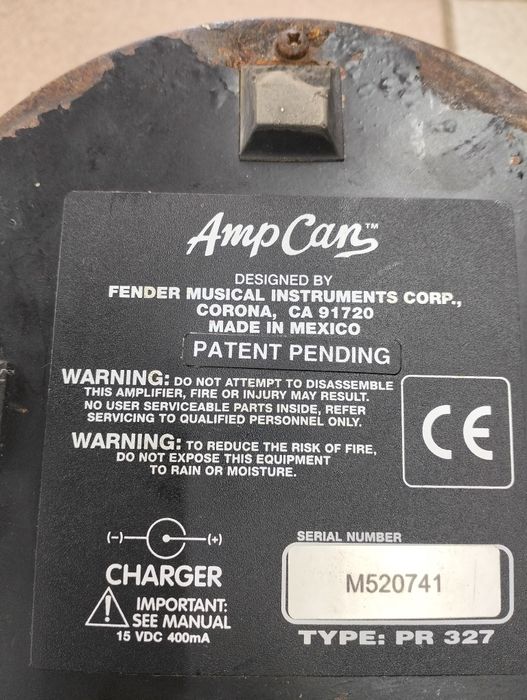 Колонка  Fender (акустичний вуличний посилювач)