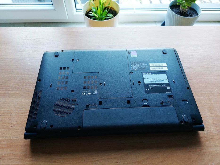 Laptop Toshiba A50-A-110 i3-3120M 8GB 120GB Linux