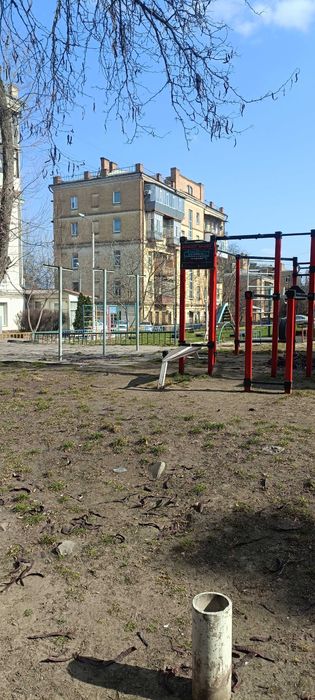 Продам простору 2-кімнатну квартиру на вул. Кирилівській,109/1