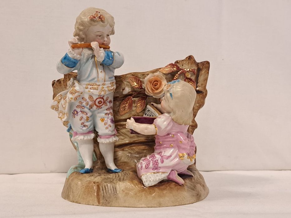 Figura em porcelana biscuit