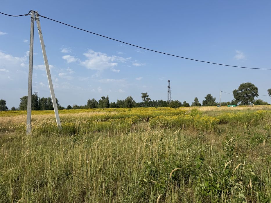 Продам ділянку під житлову забудову  5 соток, с. Рожівка, світло підключено 15 кВт та інтернет,7000$,власник!