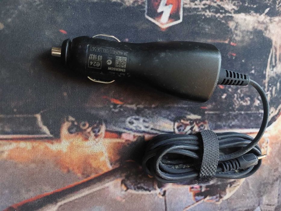 Автомобильное зарядное устройство  NOKIA тонкая