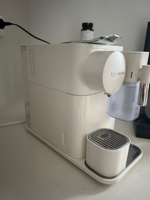 Nespresso latissima one