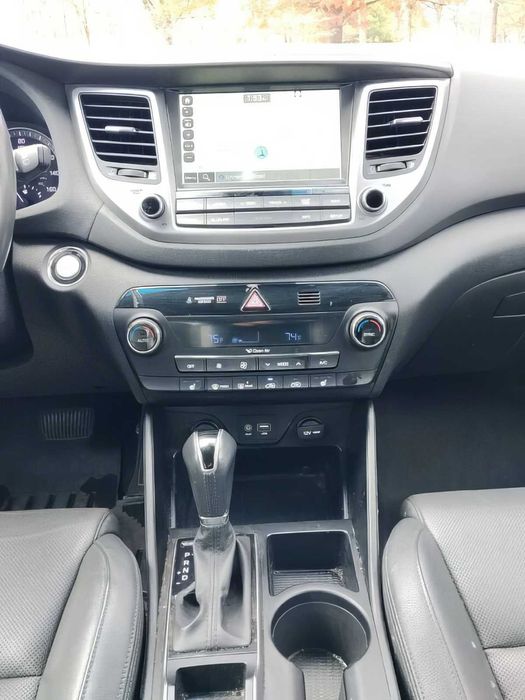 Hyundai Tucson Limited      2016