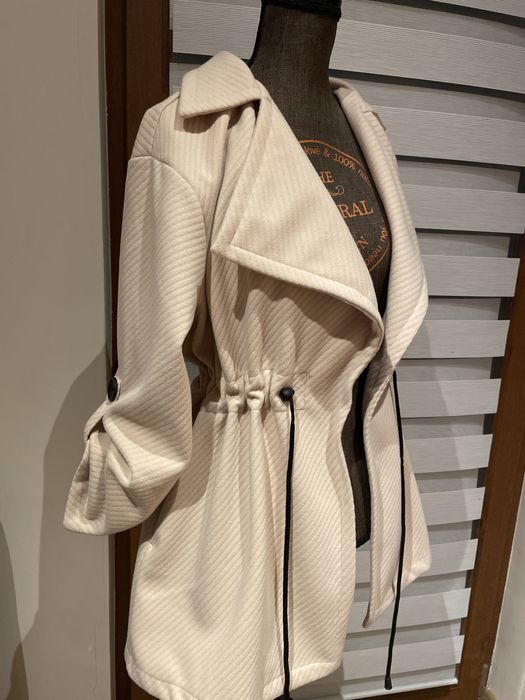 Płaszczyk wiosenny , beż , rozmiar UNI