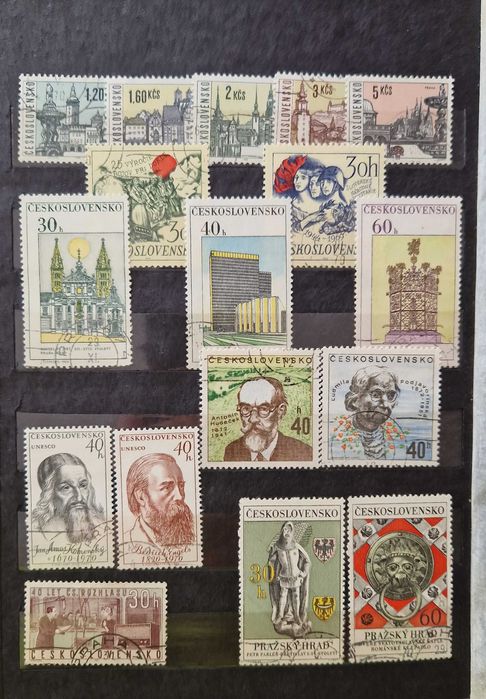 Klaser filatelistyczny ze znaczkami