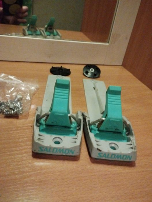Крепления для беговых лыж SNS Salomon, Франция.