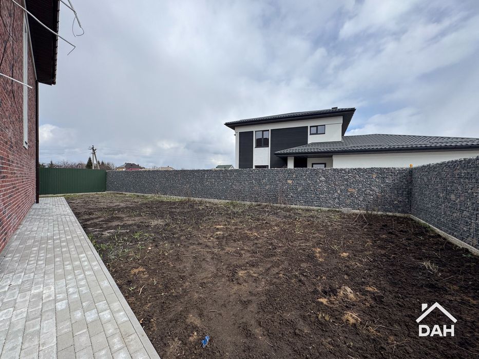 Будинок 170 м² з ремонтом та навісом під 2 авто, в с. Крюківщина, газ