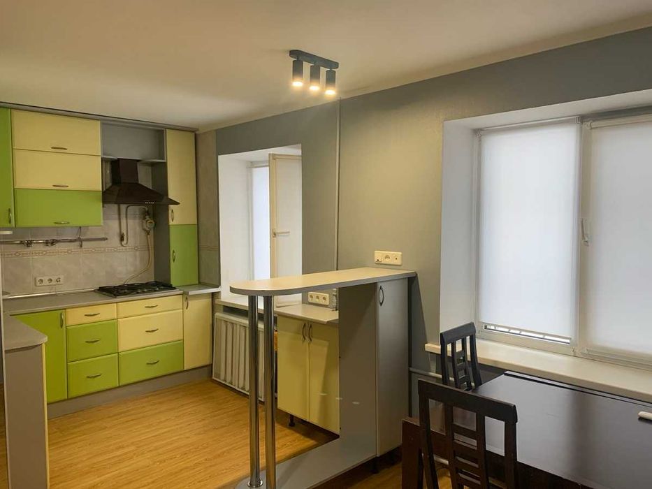 Продам 3 кімнатну квартиру вул. Ружинська