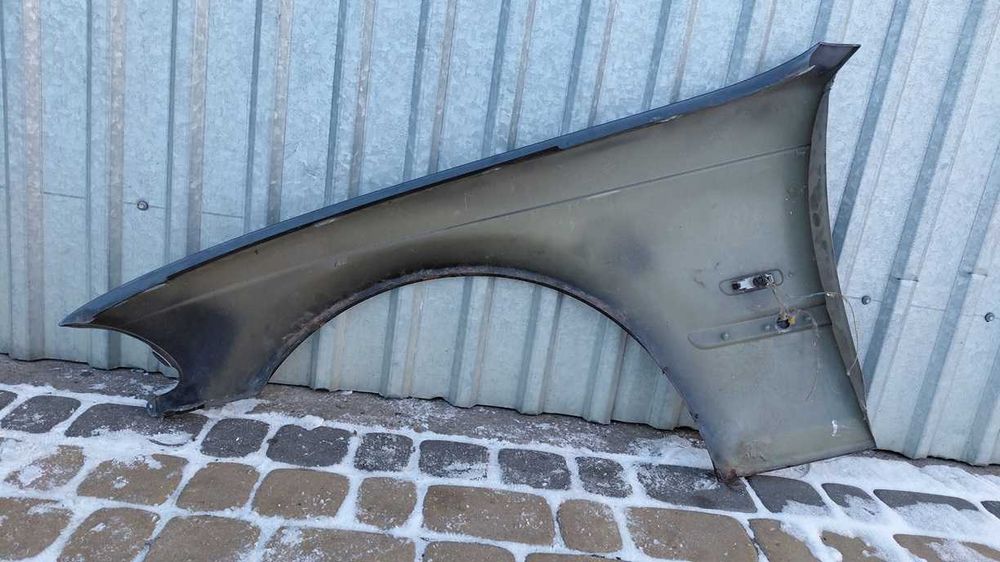 Błotnik Prawy Bmw E46 sedan kombi Przedlift stahlgrau metallic 400/7