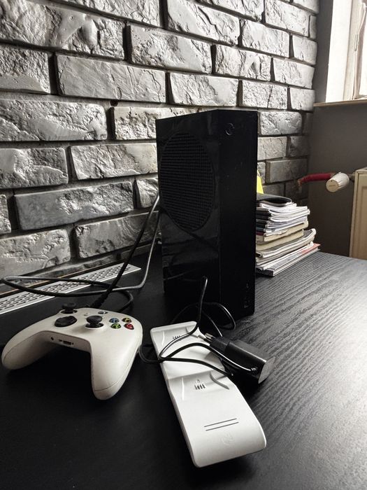 Konsola Xbox series s po lekkim customie