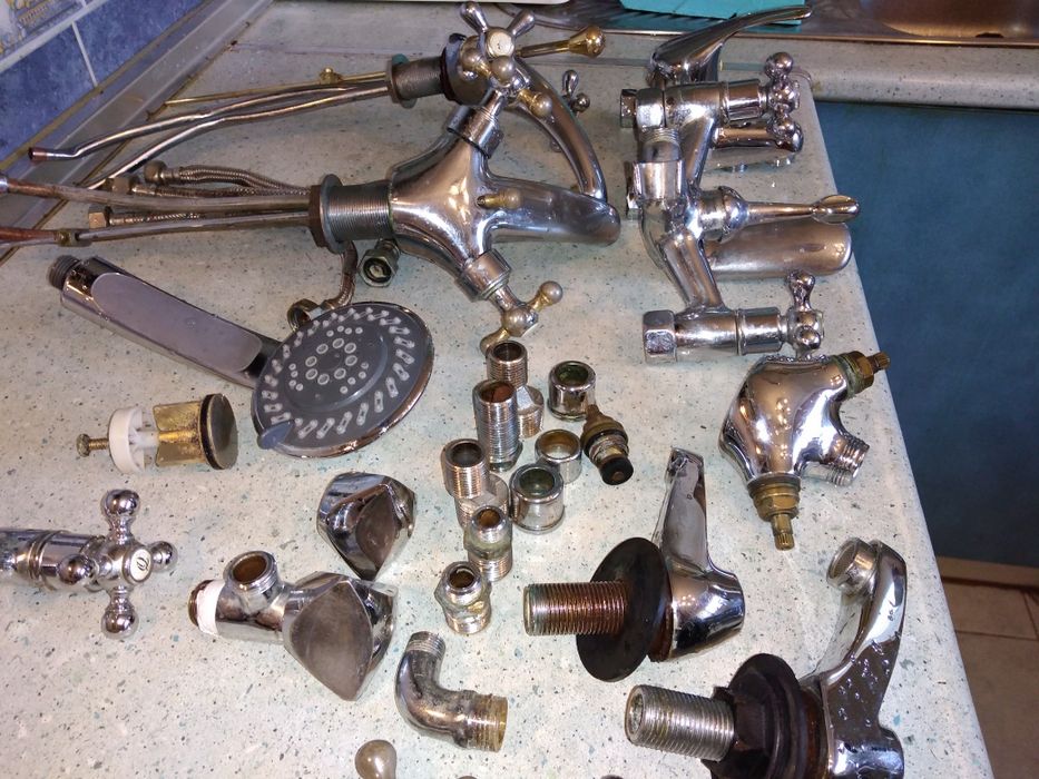 Torneiras e outros acessórios.