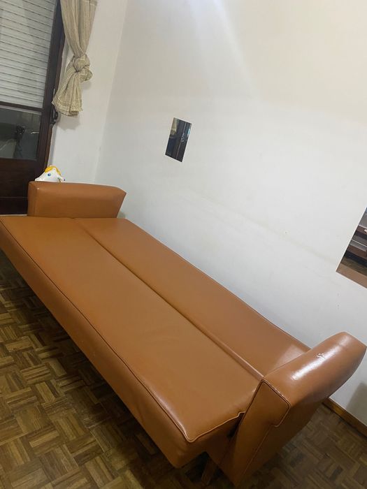 Sofá cama+ 2poltronas de couro