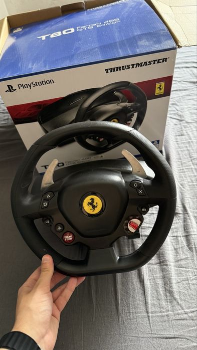 Volante Thrustmaster T98 Ferrari 296 GTB - PS5/PS4/PC