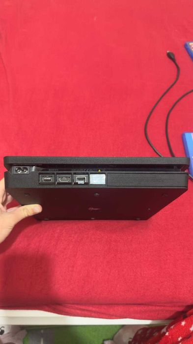 Vendo PS4 em bom estado.