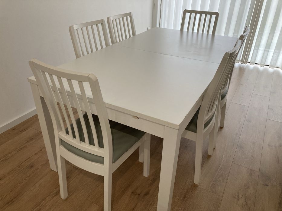 Mesa de jantar com 6 cadeiras