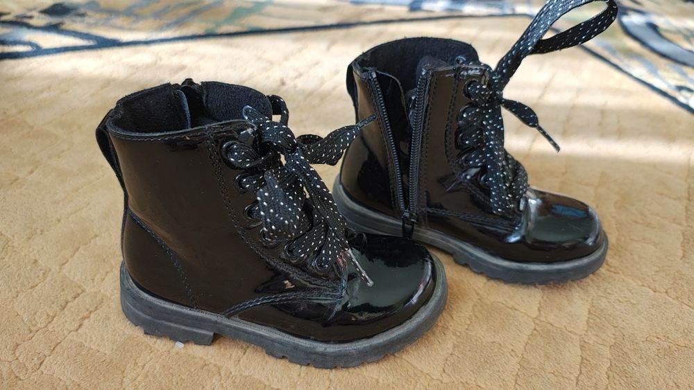 Buty dla dziewczynki Lupilu roz. 25