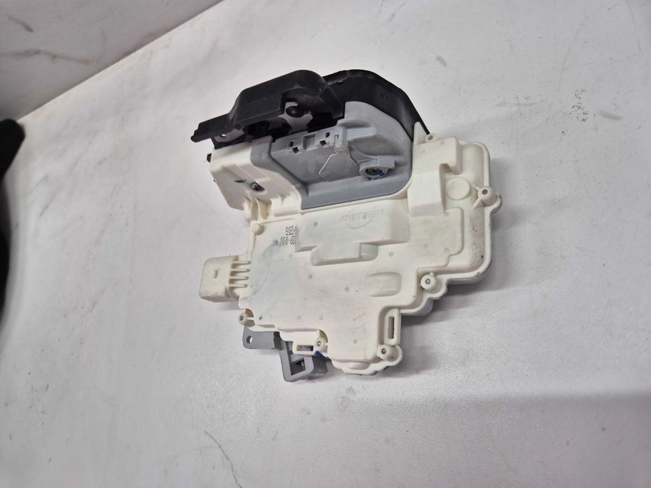 audi a6 c6 a3 sportback 8P a4 b7 zamek prawy tył tylny 7 pin