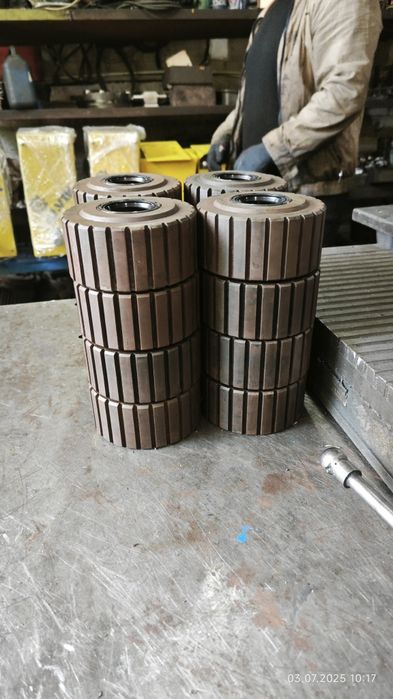 Гранулятор, Рабочая часть с матрицей 200 и подвижные ролики