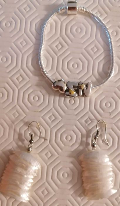 Brincos e pulseira, o lote todo por 10€