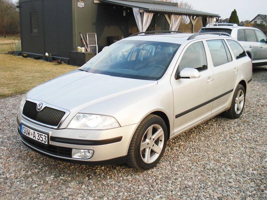 Skoda Octavia Kombi 2.0 FSI 150 KM Niski przebieg - Bogato wyposażona
