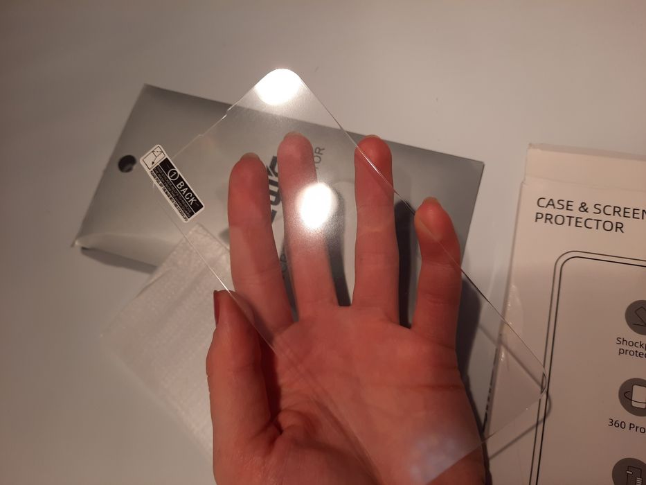 Etui na IPhone 13 / 14 przezroczysty z szkłem hartowanym na wyświetlac