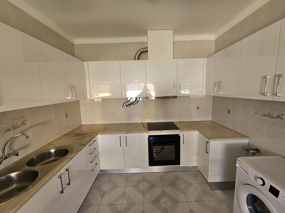Quarto para arrendar Paio pires