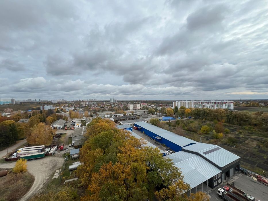 Без% Продається трикімнатна квартира в Park Plaza, Чабани, РОЗСТРОЧКА
