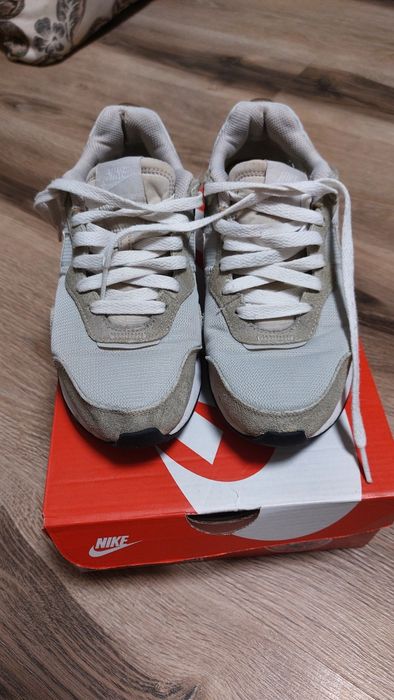 Кросівки Nike venture runner