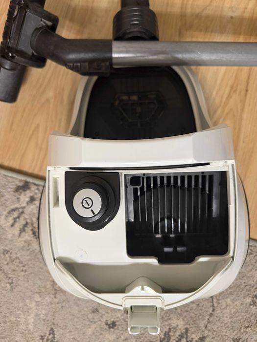 Пилосос без мішка BOSCH GS-10 BGS1U1800