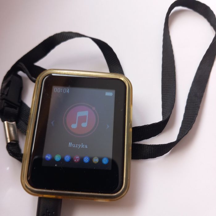 Odwarzacz mp3 , radio , e book "Geekera"
