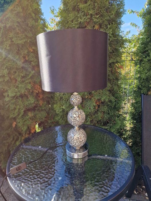 Lampa stołowa czarna