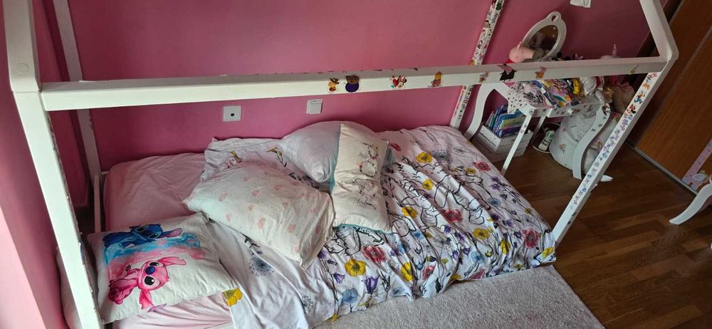 Cama criança formato casa
