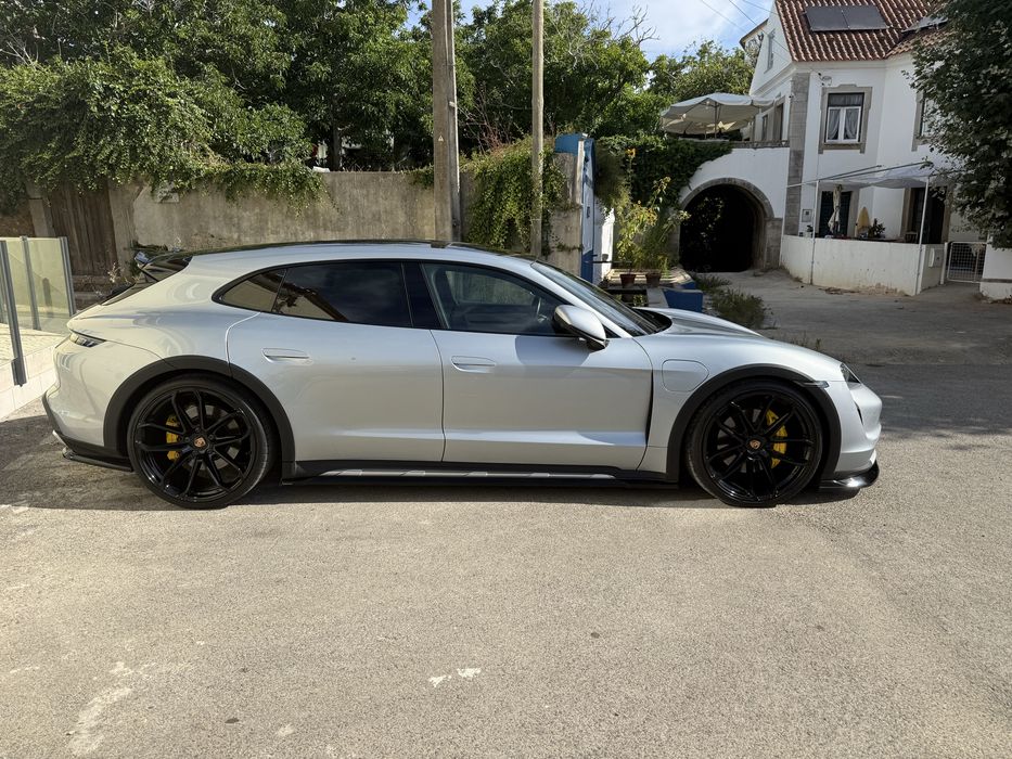 Porsche taycan 4 Cross Turismo
