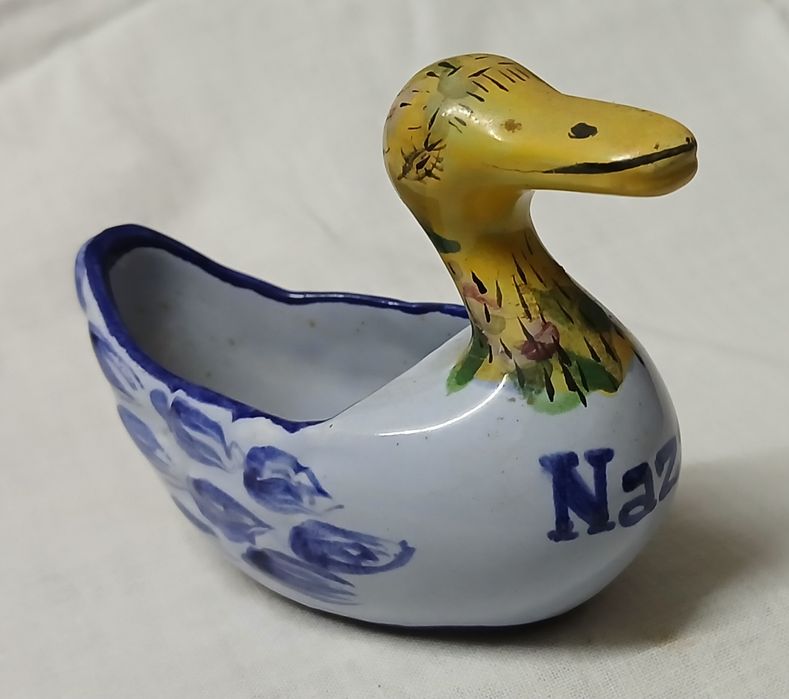 Pato em faiança azul de Alcobaça