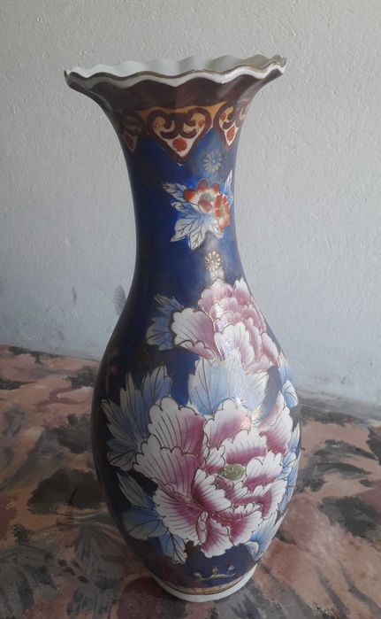 Jarro em porcelana Chinesa com 50 cm de altura