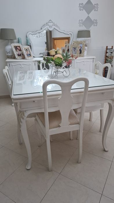 Mesa de jantar extensível e 4 cadeiras Madeira Maciça Queen Anne