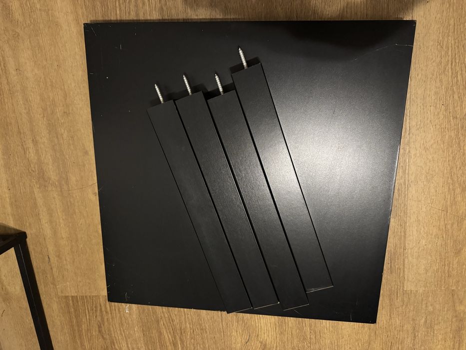 Mały stolik Ikea