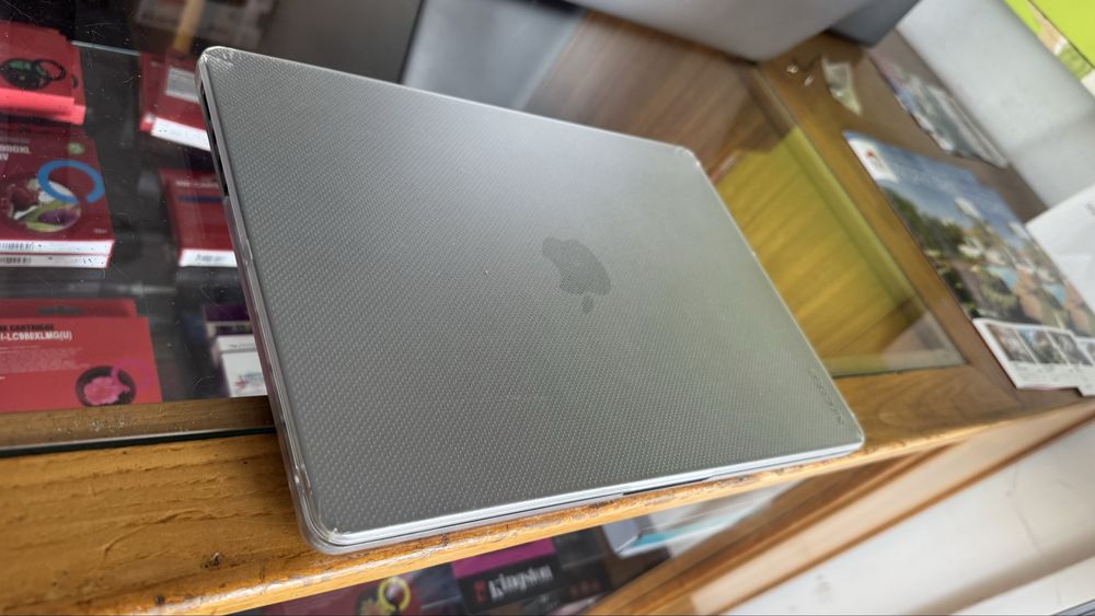 Apple Macbook Pro M2