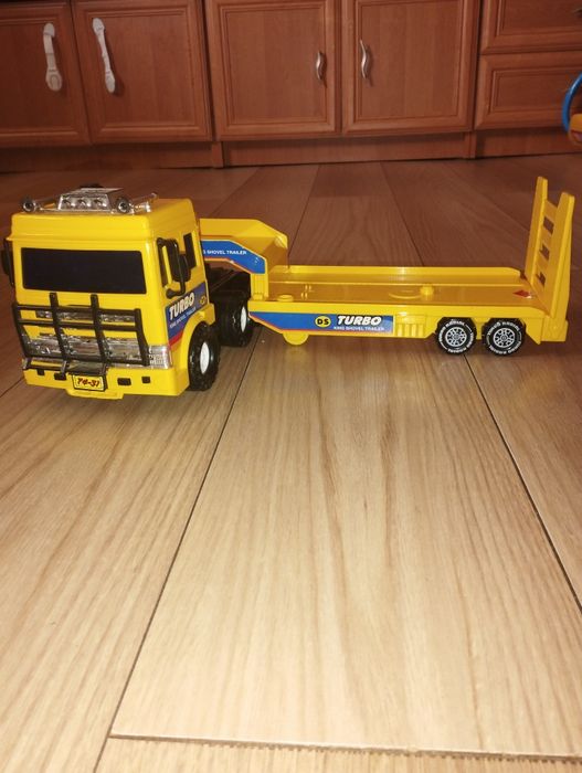 Zabawka laweta napęd