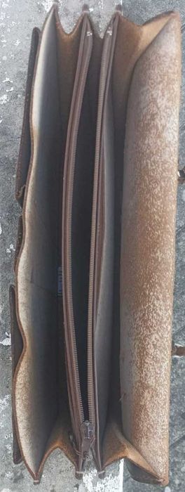 Mala em couro genuíno, de 1985.