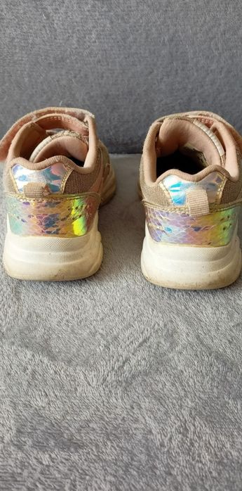 Adidasy dla dziewczynki 26