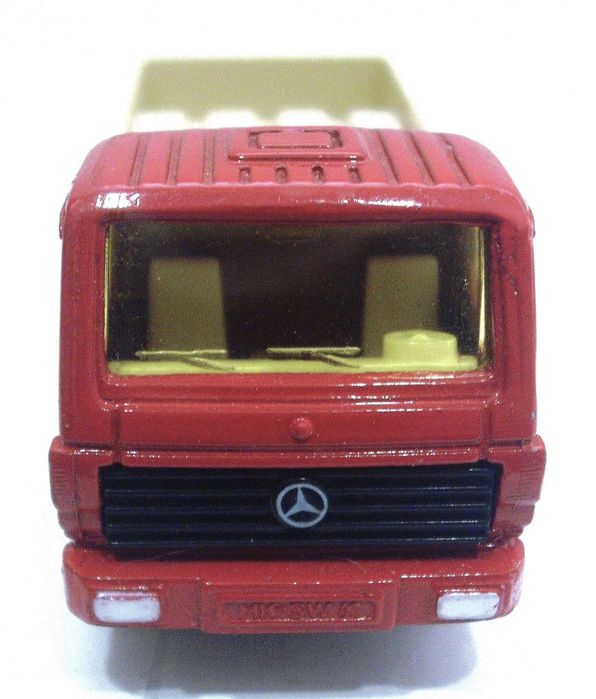Siku Mercedes Actros 6-wheel Truck -escala +/- 1/64