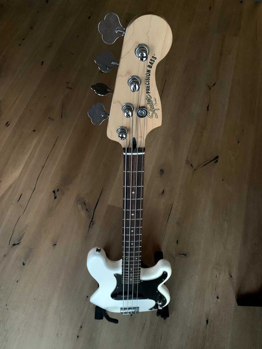 precision bass - Купити електрогітари - Ціна на OLX.ua