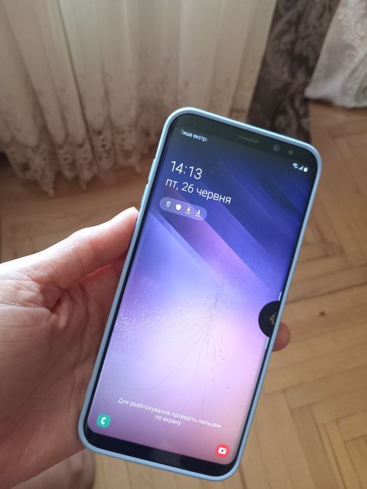 Samsung S8+ з тріщиною і плямою