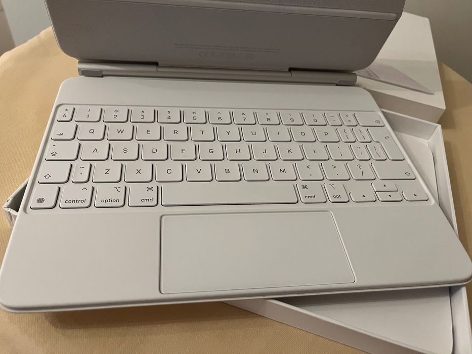 iPad Magic Keyboard 11