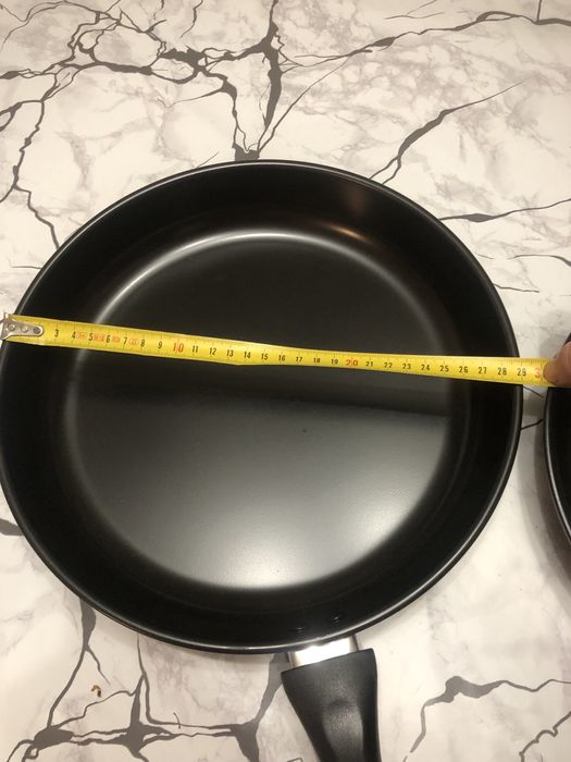 Продам сковороди