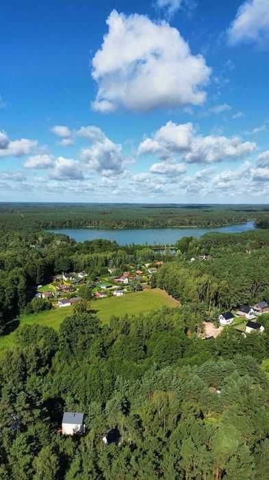 Domek nad jeziorem las jacuzzi