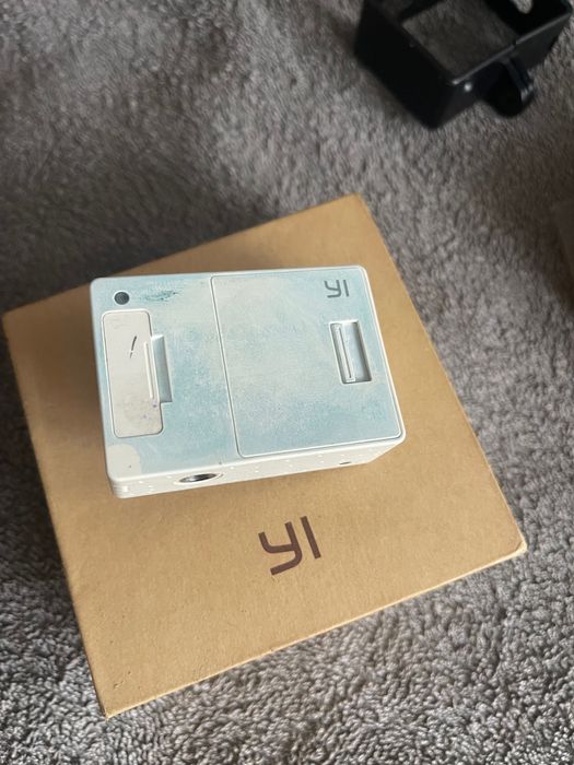 Екшн-камера Xiaomi YI