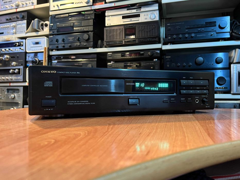 Odtwarzacz płyt CD Onkyo DX-710 Audio Room